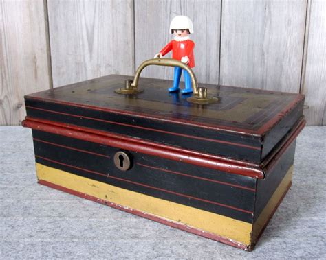 vintage metal cash box with key|metal lockable money boxes.